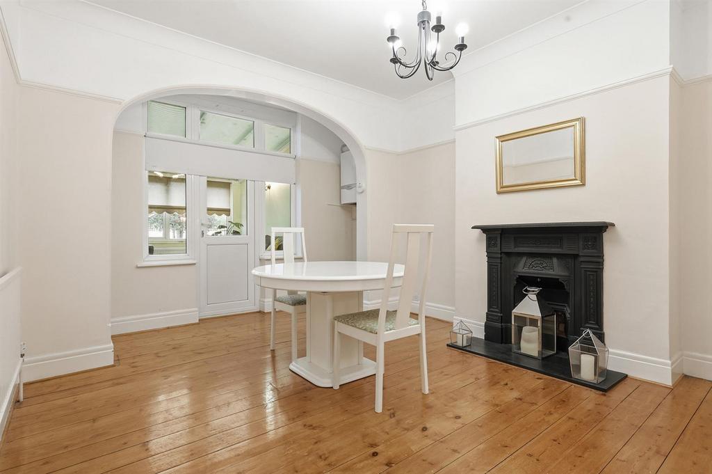 Dining room, fireplace
