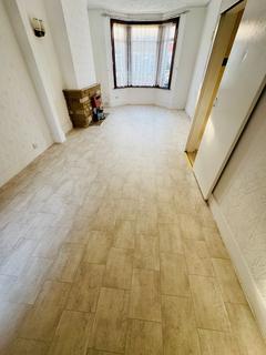 3 bedroom terraced house to rent, Belle Vue Place, Southend-on-Sea SS1