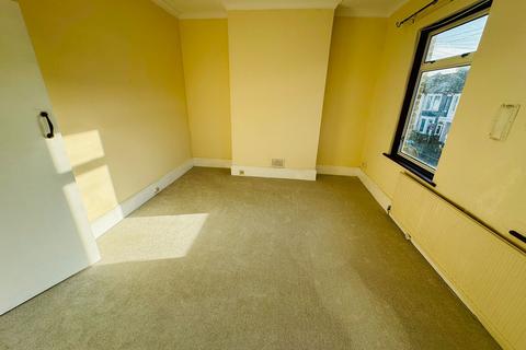 3 bedroom terraced house to rent, Belle Vue Place, Southend-on-Sea SS1