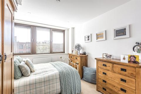 1 bedroom apartment to rent, Streatham High Road, London SW16