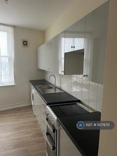 2 bedroom flat to rent, High Street, Barnet, EN5