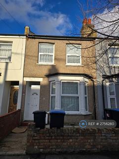 4 bedroom terraced house to rent, Durants Road, Enfield, EN3