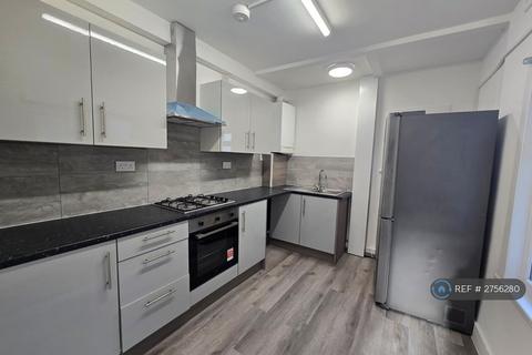 4 bedroom terraced house to rent, Durants Road, Enfield, EN3