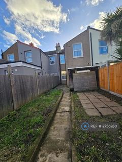 4 bedroom terraced house to rent, Durants Road, Enfield, EN3