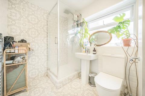 1 bedroom flat to rent, Loftus Road, London W12
