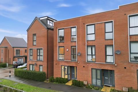 3 bedroom end of terrace house for sale, Winter Walk, Borehamwood