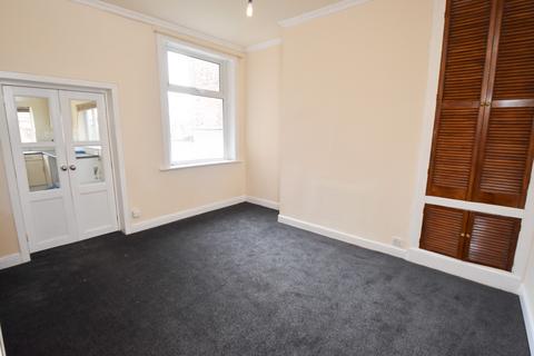 3 bedroom terraced house to rent, Urmston, M41