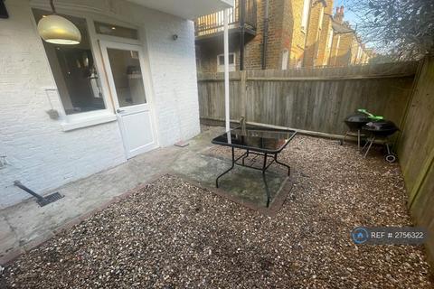 2 bedroom flat to rent, Yukon Road, London, SW12