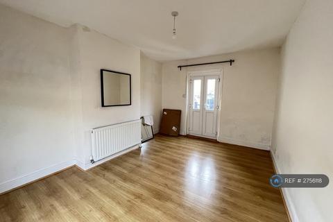 1 bedroom flat to rent, Dale Street, Chatham, ME4