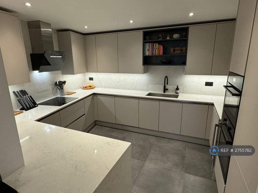 Fully Furnished Kitchen, Quartz Wt &amp; Quooker Tap