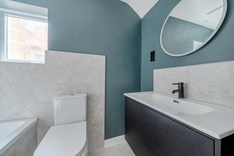 2 bedroom terraced house to rent, Englefield Green