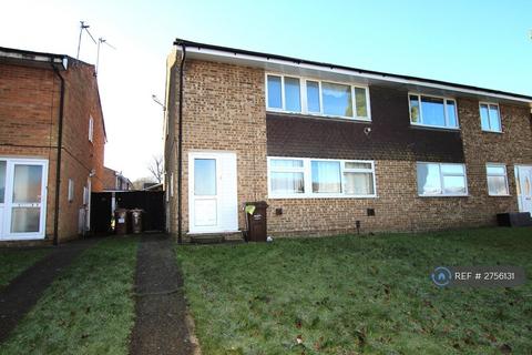 2 bedroom maisonette to rent, Tatler Close, Chatham, ME5