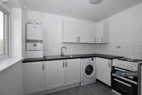 2 bedroom maisonette to rent, Tatler Close, Chatham, ME5