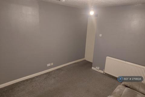 2 bedroom flat to rent, National Court, Methil, Leven, KY8