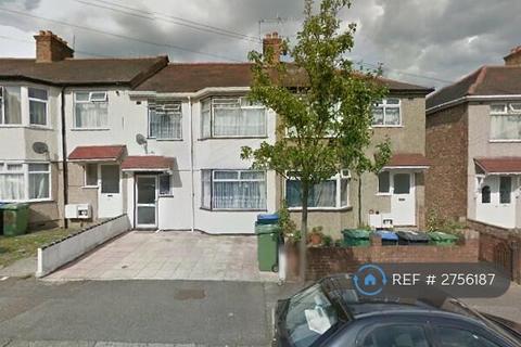 1 bedroom maisonette to rent, Greenbank Avenue, Wembley, HA0