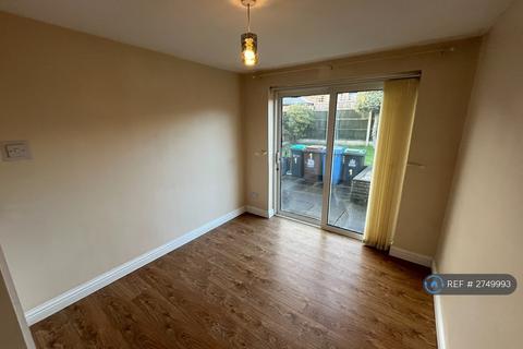 2 bedroom semi-detached house to rent, Walton Close, Forest Town, Mansfield, NG19