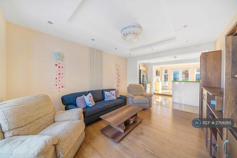 4 bedroom terraced house to rent, Churchbury Road, London, SE9