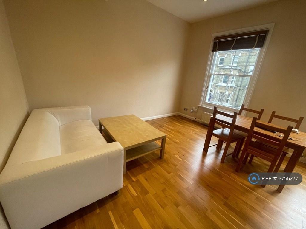 Livingroom/ Kitchen