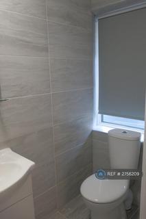 1 bedroom in a house share to rent, Greyhound Hill, London, NW4