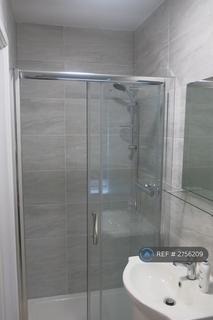 1 bedroom in a house share to rent, Greyhound Hill, London, NW4