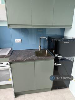 2 bedroom flat to rent, Tollington Road, London, N7