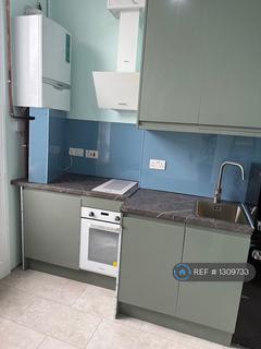 2 bedroom flat to rent, Tollington Road, London, N7