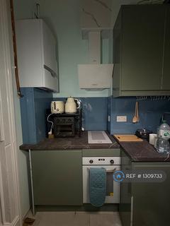 2 bedroom flat to rent, Tollington Road, London, N7