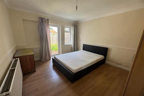 1 bedroom house to rent, Oakwood Drive