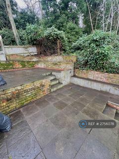 3 bedroom flat to rent, Archway Road, London, N19
