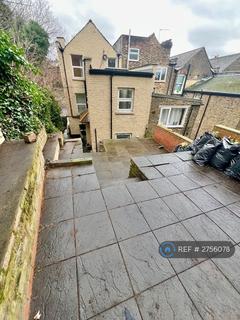 3 bedroom flat to rent, Archway Road, London, N19