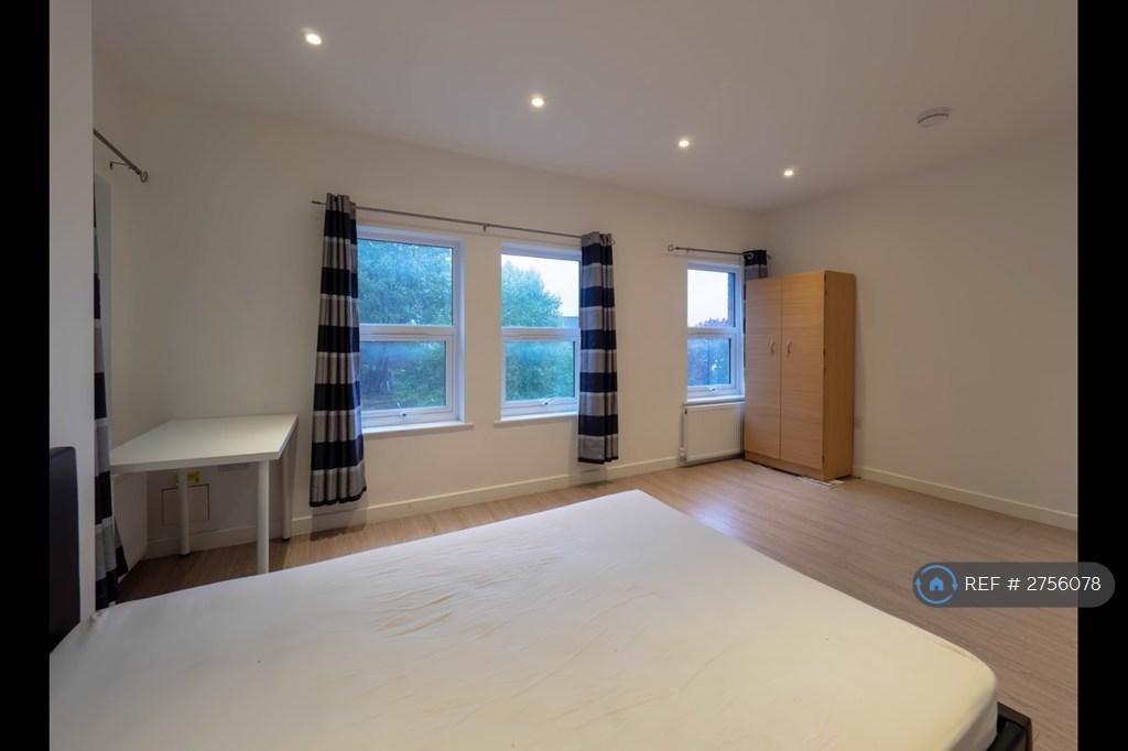 Bedroom 1 (Master)