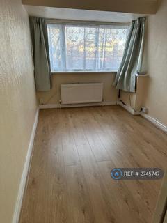 2 bedroom end of terrace house to rent, School Road, Dagenham, RM10
