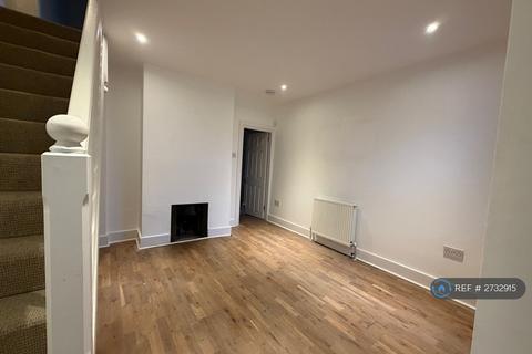 2 bedroom end of terrace house to rent, Chatham, Chatham, ME5