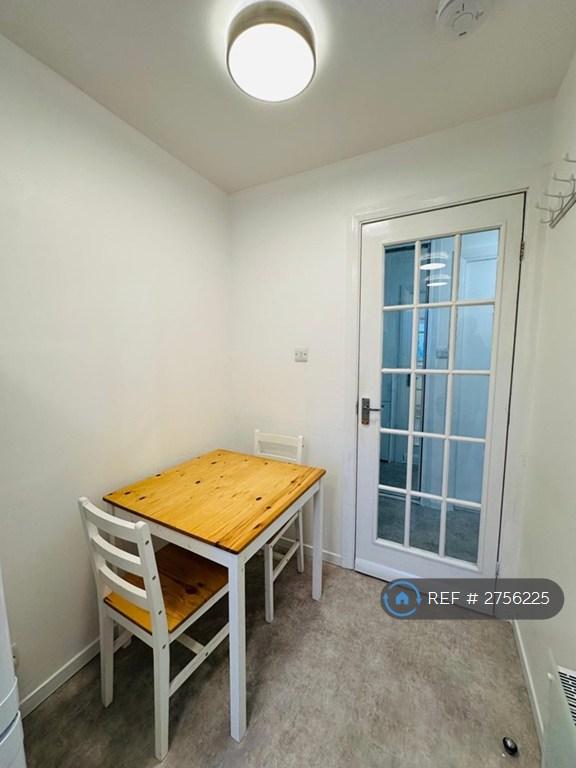 Kitchen Dining Area
