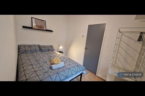 2 bedroom flat to rent, Roman Road, London, E2
