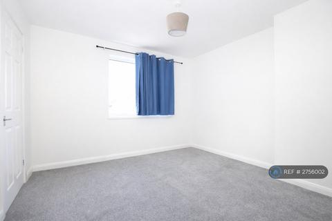 3 bedroom semi-detached house to rent, Haig Avenue, Chatham, ME4