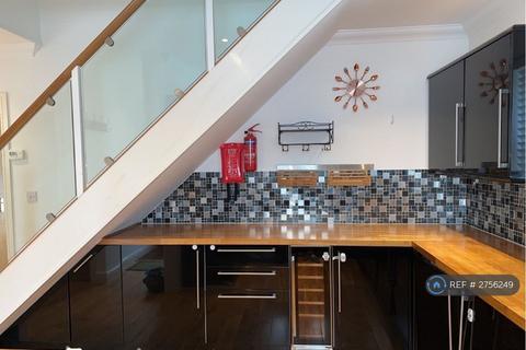 2 bedroom detached house to rent, Oster Street, St. Albans, AL3