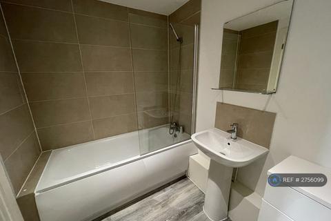 2 bedroom flat to rent, Orange Grove House, Manchester, M14