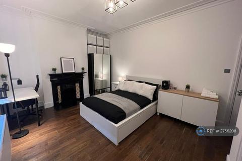 4 bedroom flat to rent, Trafalgar Road, London, SE10