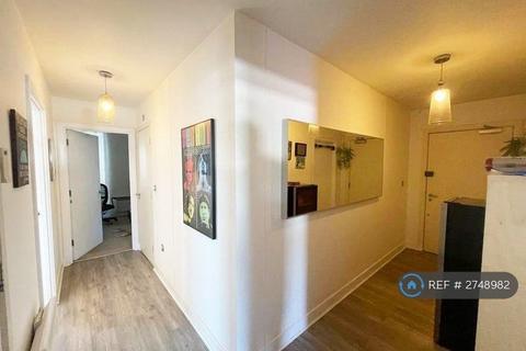 1 bedroom in a flat share to rent, Eluna Apartments, London, E1W