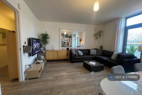 1 bedroom in a flat share to rent, Eluna Apartments, London, E1W