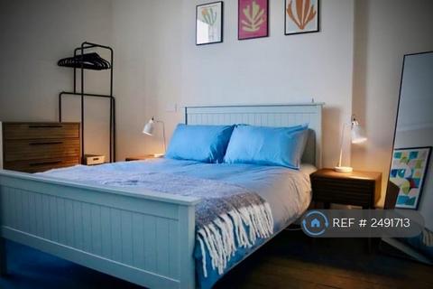 2 bedroom flat to rent, Manor House, Whitstable, CT5