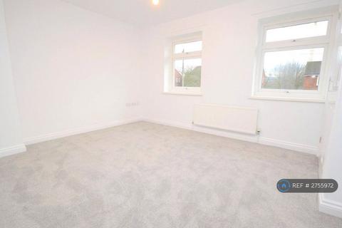 3 bedroom semi-detached house to rent, Beavers Crescent, Hounslow, TW4