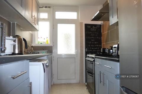 3 bedroom semi-detached house to rent, Burnthouse Lane, Exeter, EX2