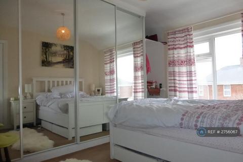 3 bedroom semi-detached house to rent, Burnthouse Lane, Exeter, EX2