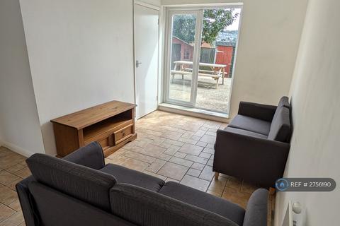 4 bedroom semi-detached house to rent, Davey Drive, Brighton, BN1