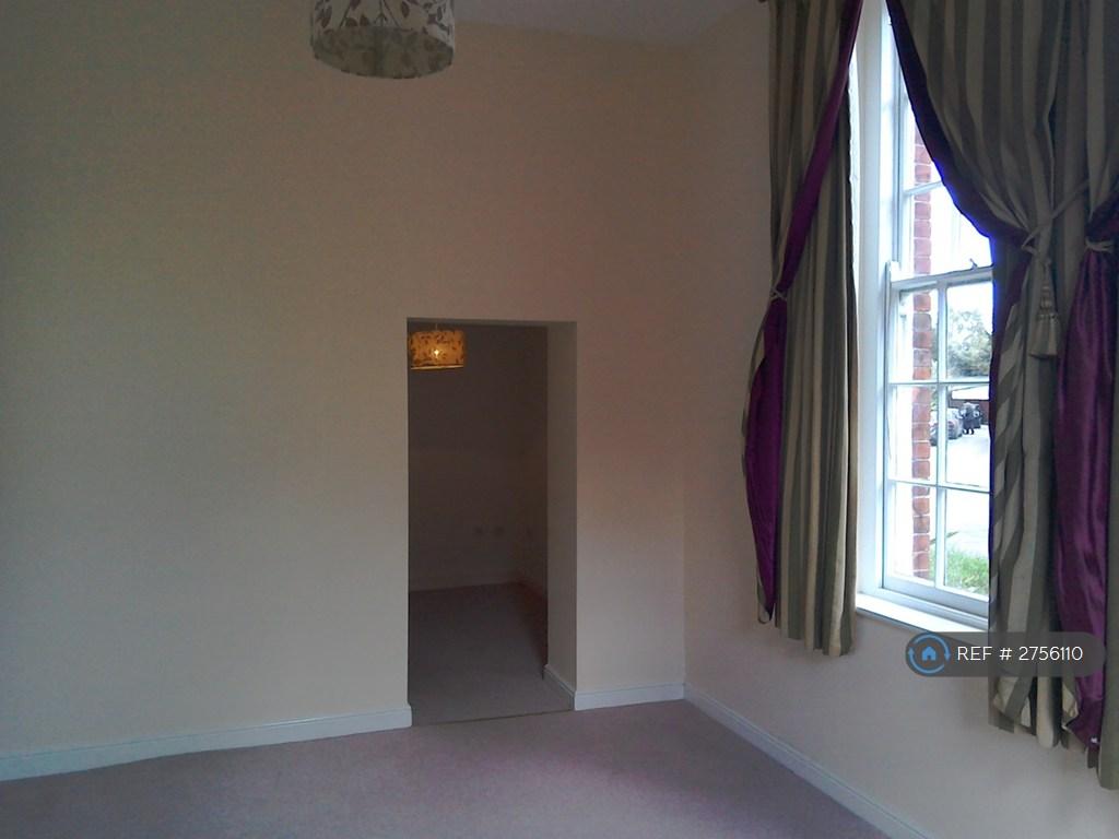 Lounge With Entry To Snug