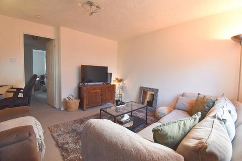 1 bedroom maisonette to rent, Shaw Drive, Walton-on-Thames, KT12