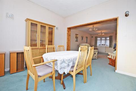 3 bedroom semi-detached house for sale, Berengrave Lane, Rainham