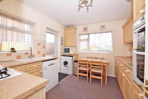 3 bedroom semi-detached house for sale, Berengrave Lane, Rainham